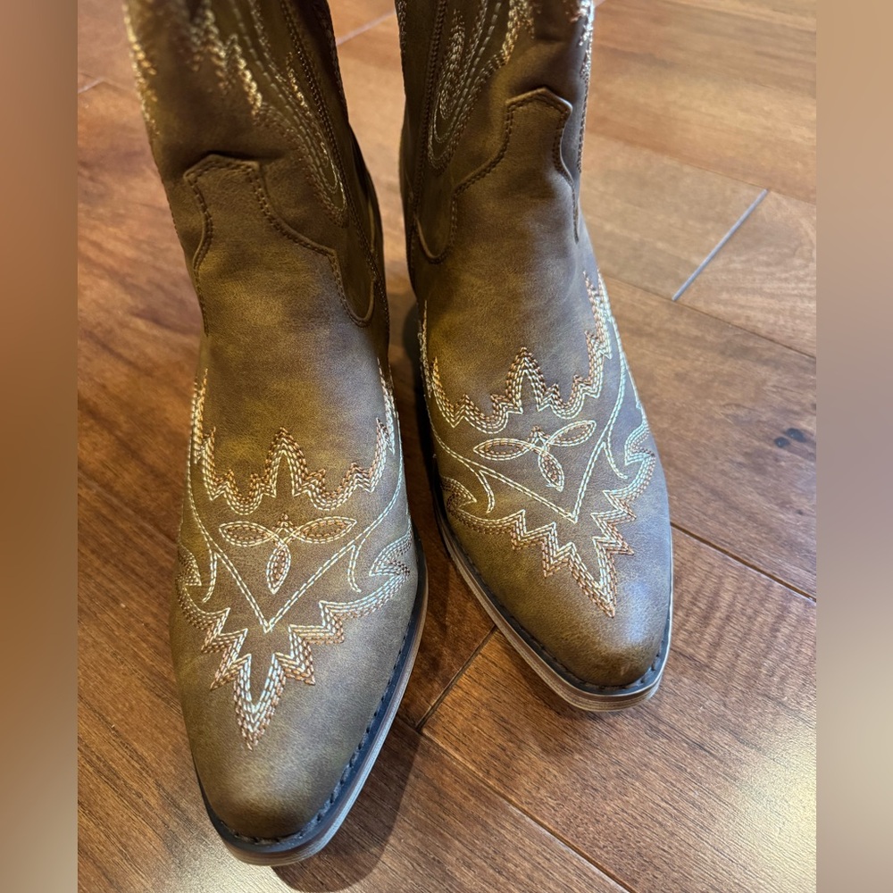 NIB Thigh High Brown Embroidered Cowboy Boots - Picture 9 of 15